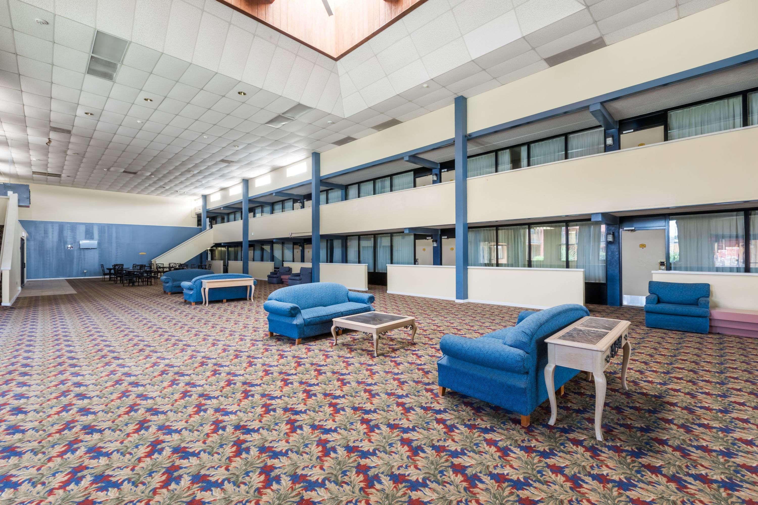 Days Inn By Wyndham Midland Buitenkant foto